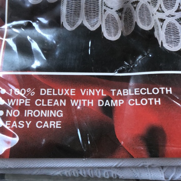 Batten lace 60”x90” oval 100% deluxe vinyl tablecloth wipe clean easy care - Picture 4 of 5